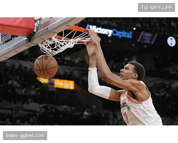 文班亚马防守正负值4.2联盟居首 盖帽率9.4%构建马刺禁飞区